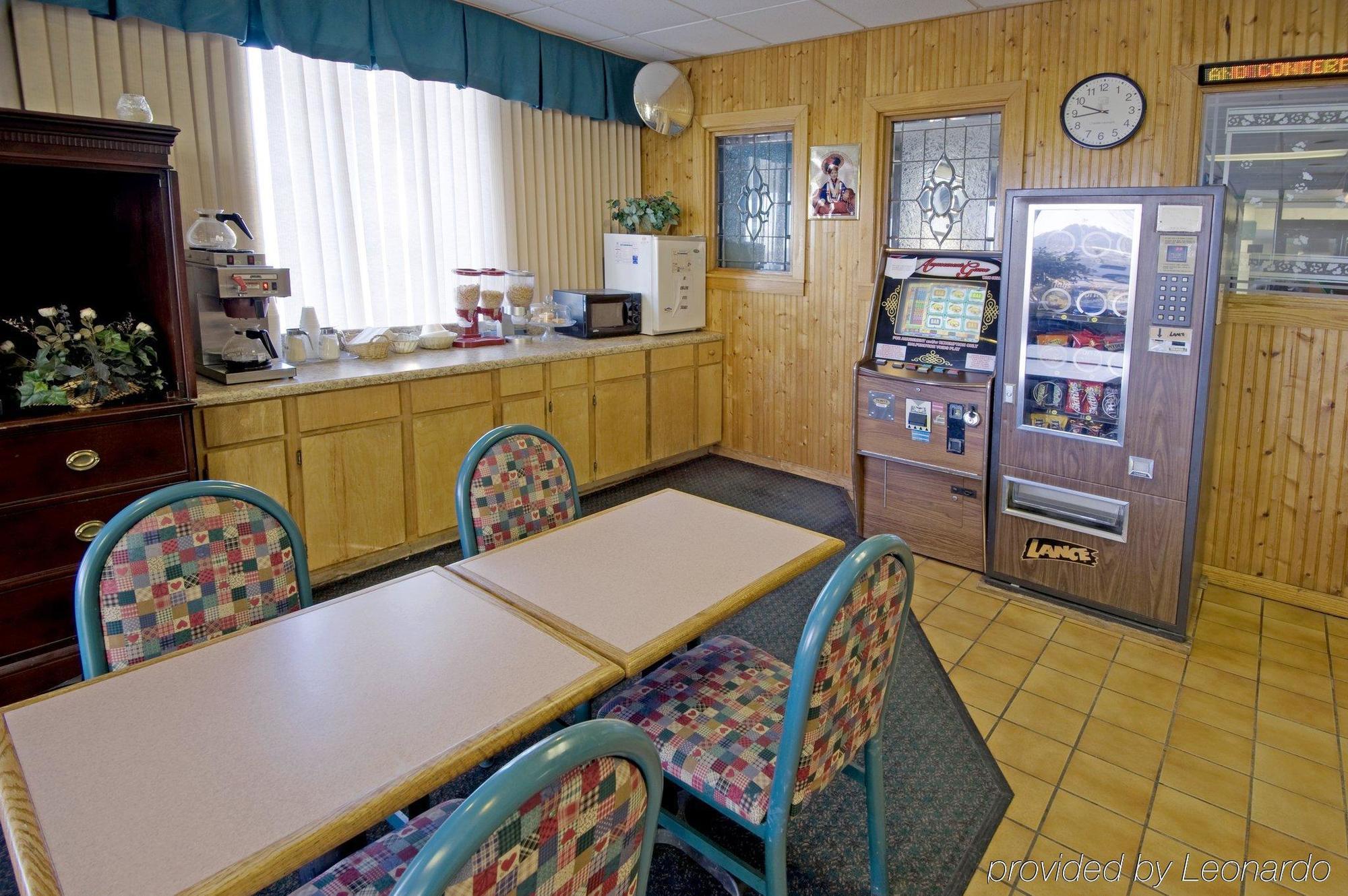 Super Inn & Suites By Oyo Milledgeville Restoran gambar